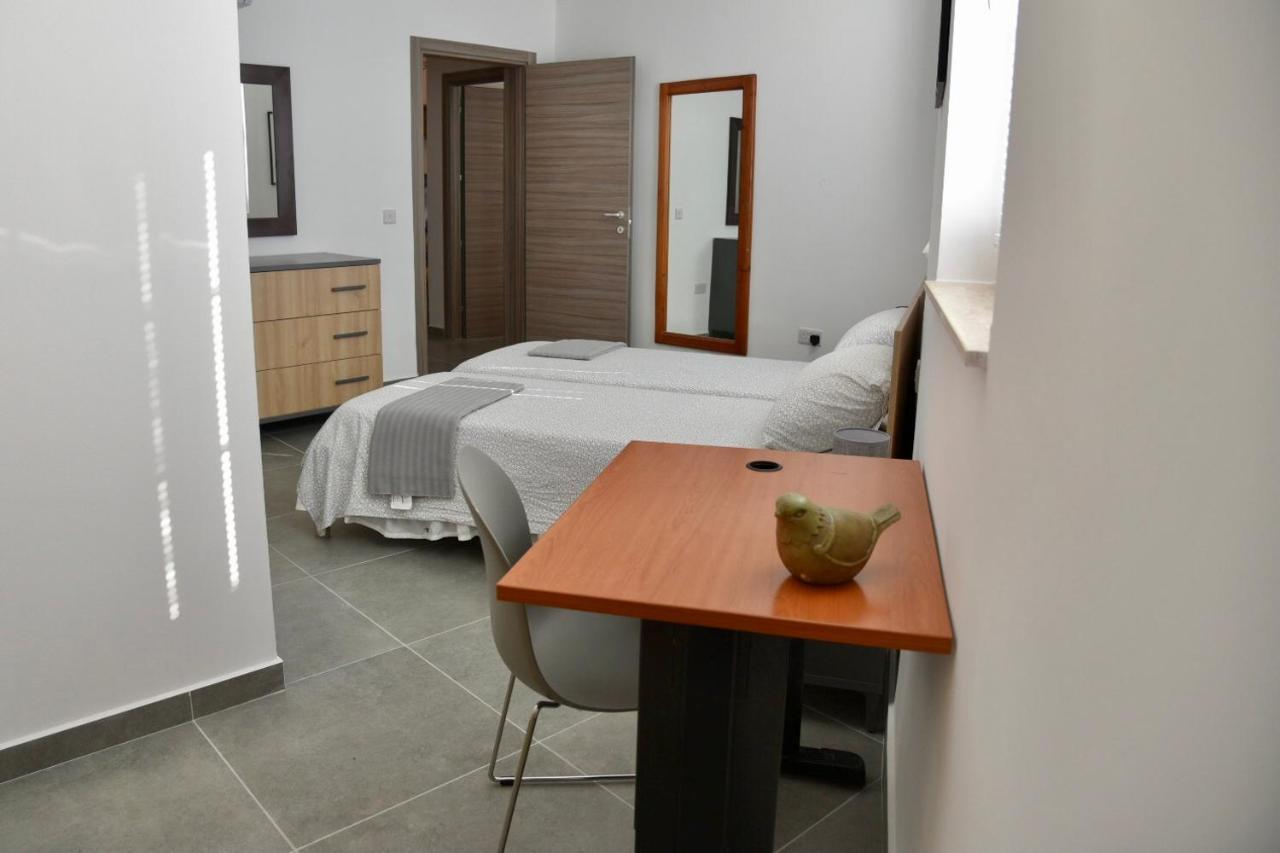 Bright & Modern 2-Bedroom, 4Th Floor Apartment In Gzira, Malta エクステリア 写真