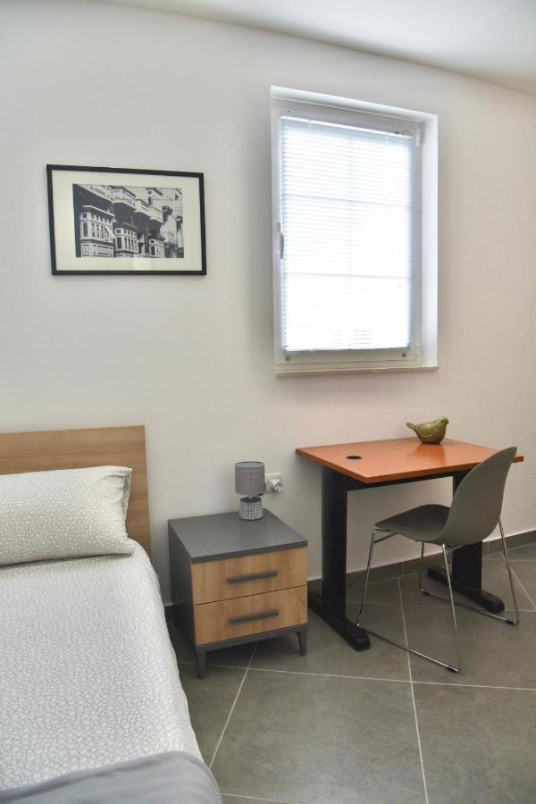 Bright & Modern 2-Bedroom, 4Th Floor Apartment In Gzira, Malta エクステリア 写真