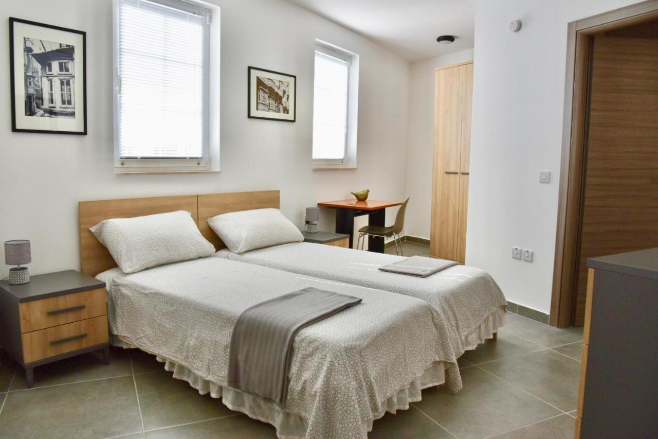 Bright & Modern 2-Bedroom, 4Th Floor Apartment In Gzira, Malta エクステリア 写真